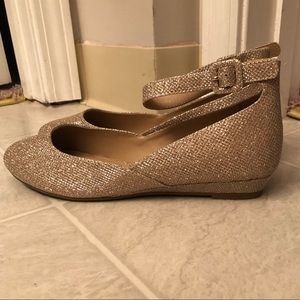 NWOT Dress shoe w/ low wedge & ankle strap